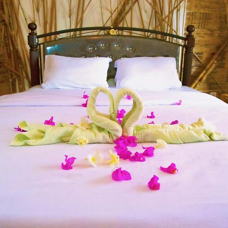 The Rabbit Tree Hostel Gili Meno Exterior foto