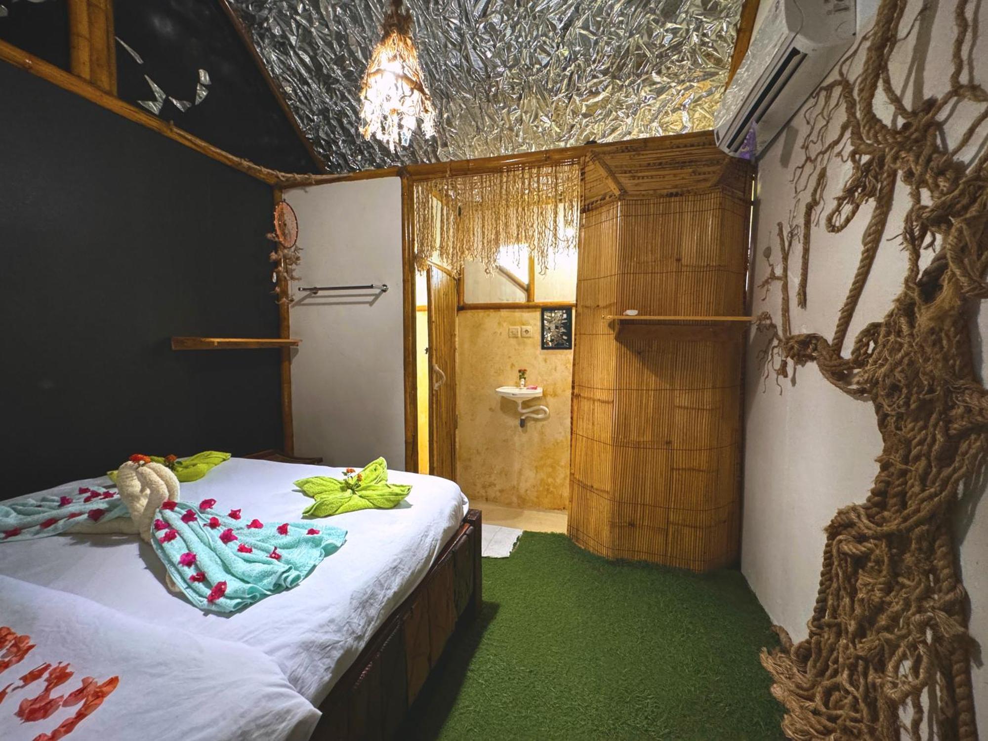 The Rabbit Tree Hostel Gili Meno Exterior foto