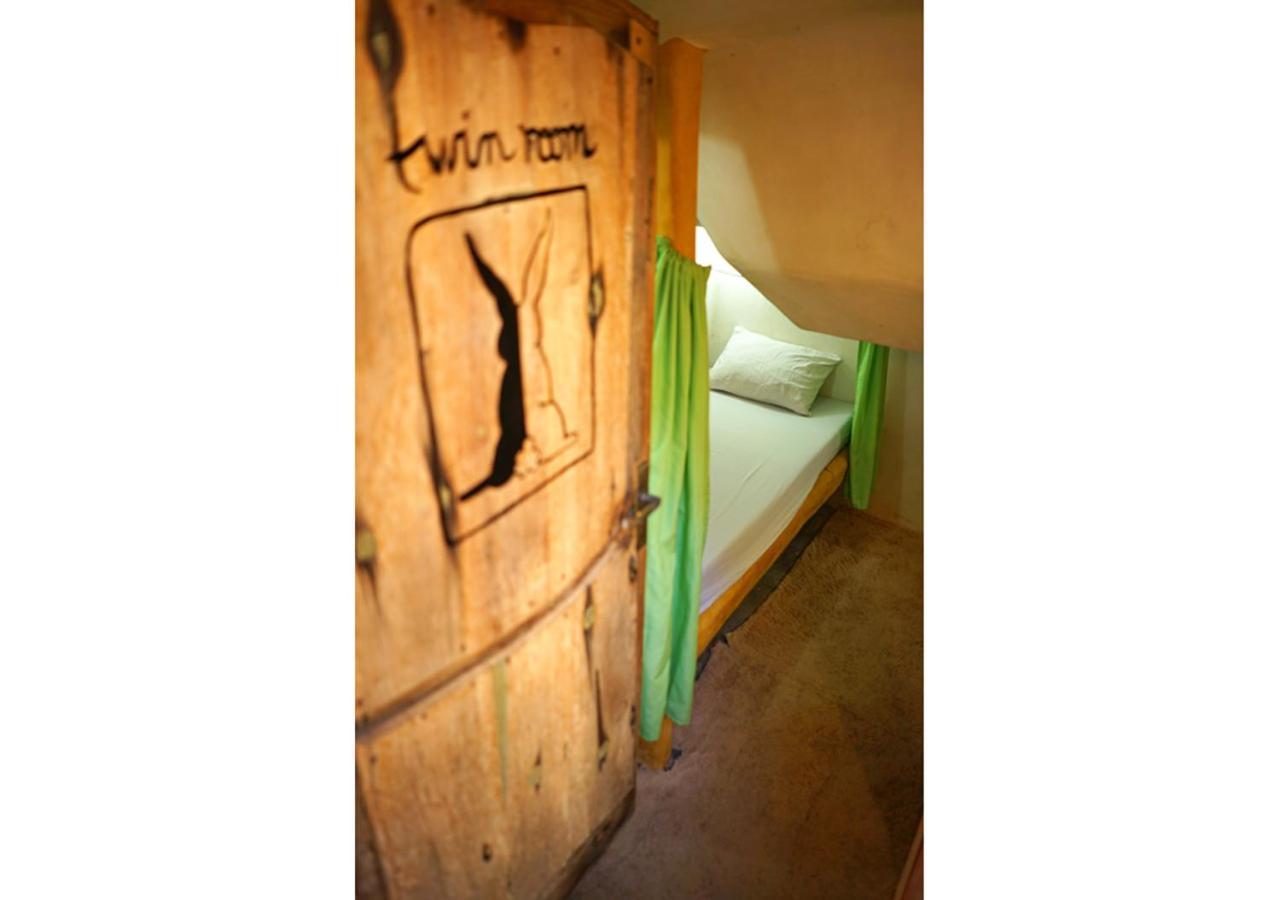 The Rabbit Tree Hostel Gili Meno Exterior foto
