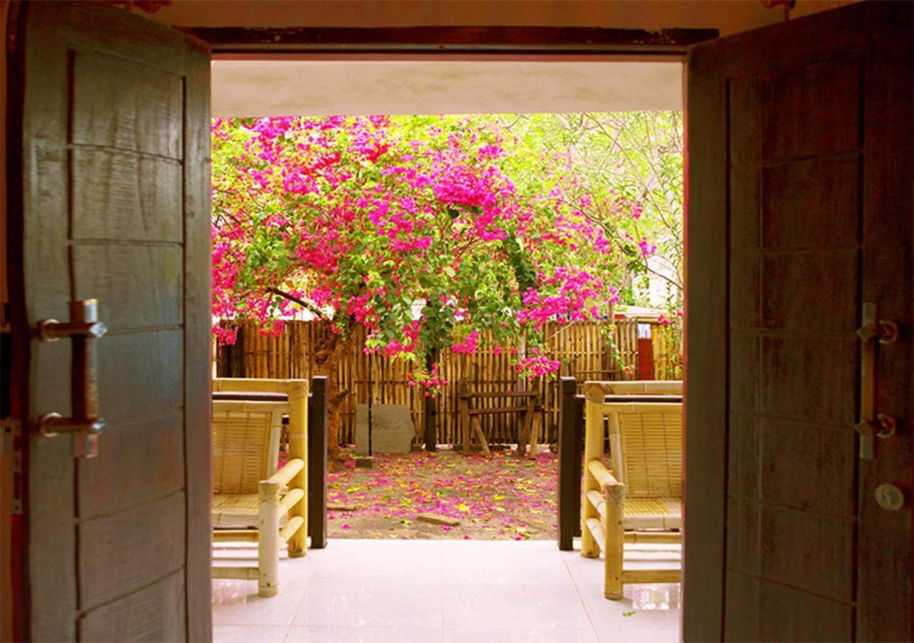 The Rabbit Tree Hostel Gili Meno Exterior foto